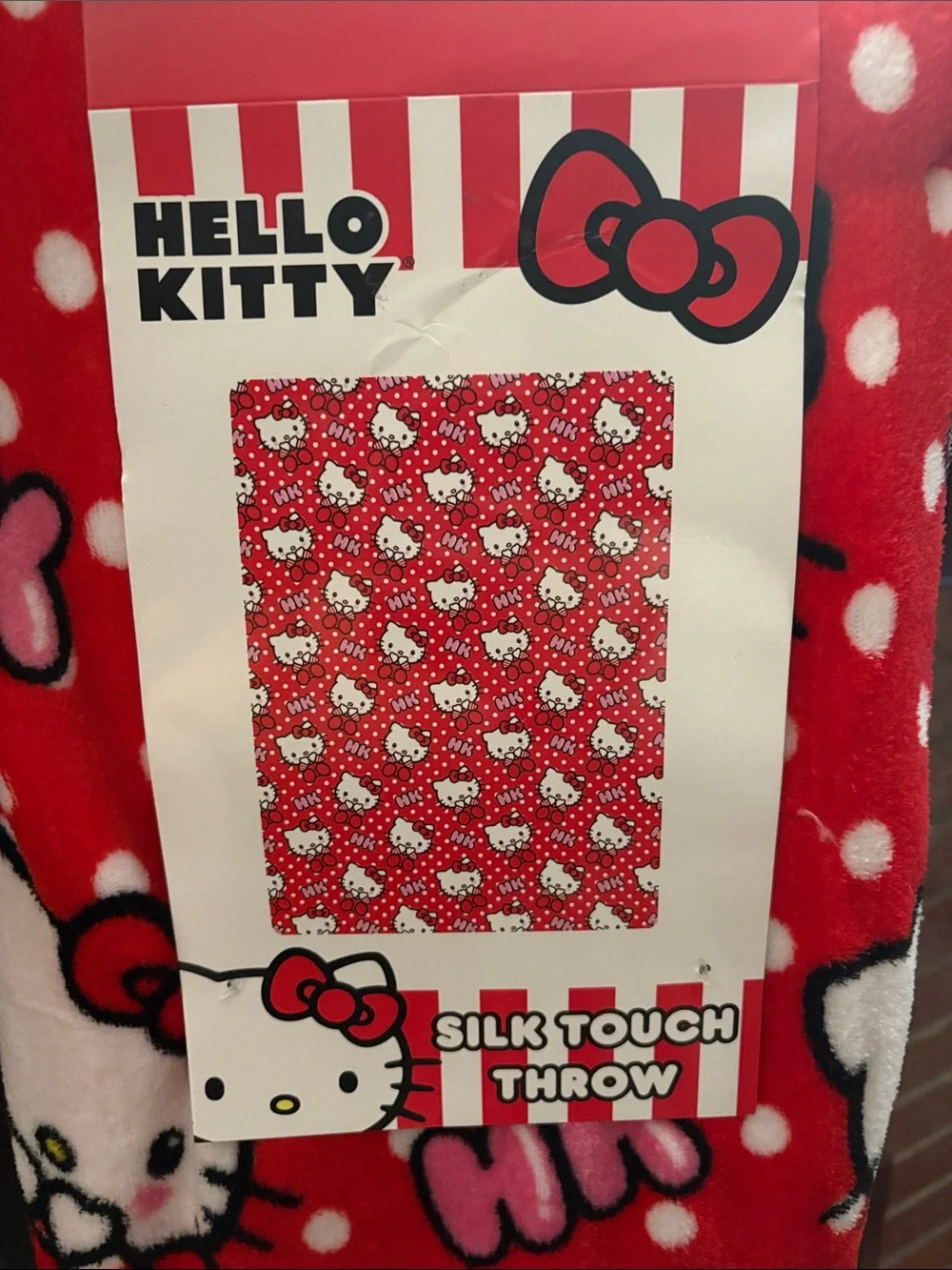 Hello Kitty Red and White Polka Dot Plush Throw - Picture 4 of 5